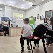 un doctor si un farmacist le explica copiilor ce este imunitatea   foto alina mitran (45) jpg