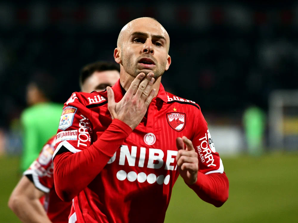 
    Slavko Perovic a fost lovit în fațăFoto: sportpictures.eu  