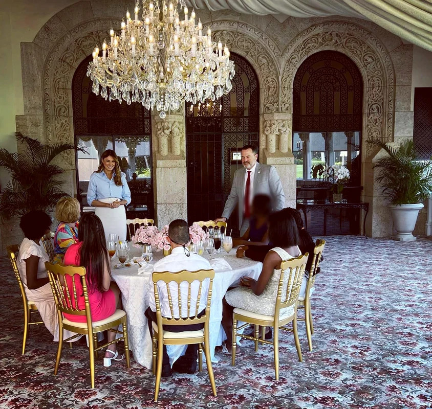 Melania Trump, la prânzul oferit tinerilor merituoși din centrele de plasament