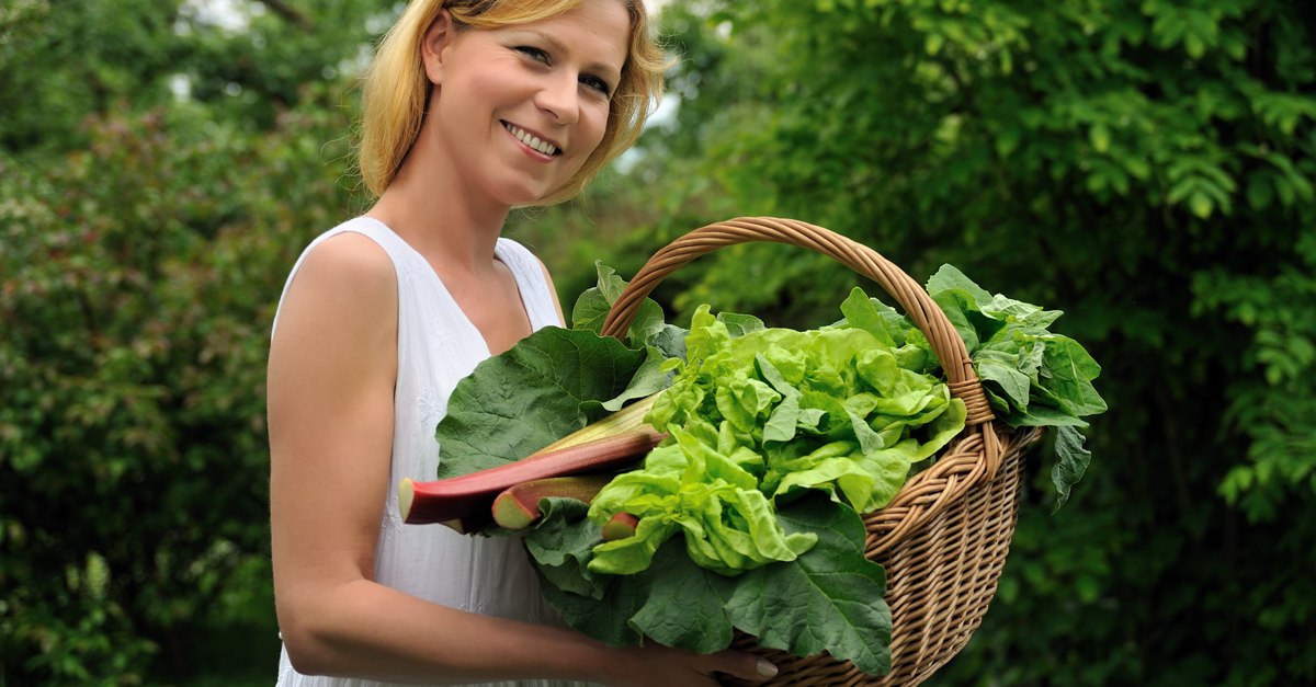 Cel mai bun truc pentru ca salata verde să rămână proaspătă și crocantă chiar si 3 săptămâni. VIDEO
