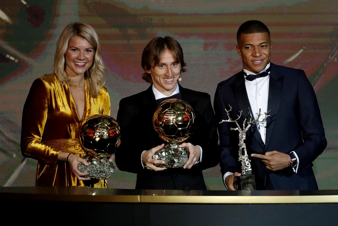 Ada Hegerberg, Luka Modric și Kylian Mbappe, laureații ceremoniei de la Paris