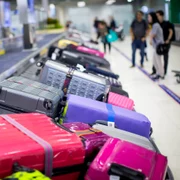 Bagaj aeroport FOTO Shutterstock