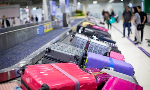 Bagaj aeroport FOTO Shutterstock