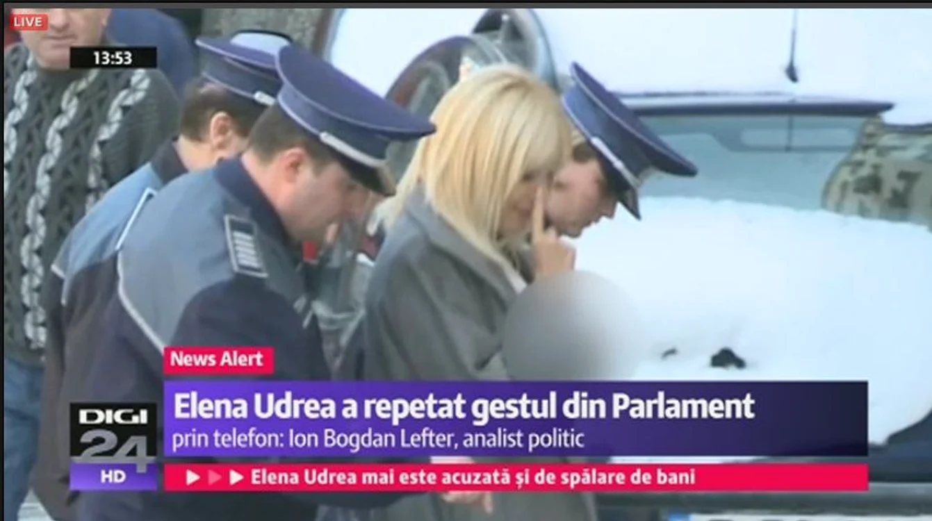 Elena Udrea a repetat gestul de a duce mâna la nas făcut şi luni seară în Parlament