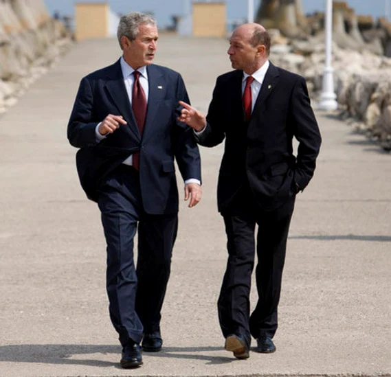 George W. Bush și Traian Băsescu la Neptun FOTO: Casa Albă / Eric Draper