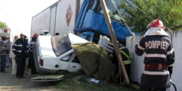 În accident au murit două persoane nevinovate