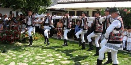 Pietrenii vor organiza un Festival regional pentru promovarea folclorului românesc