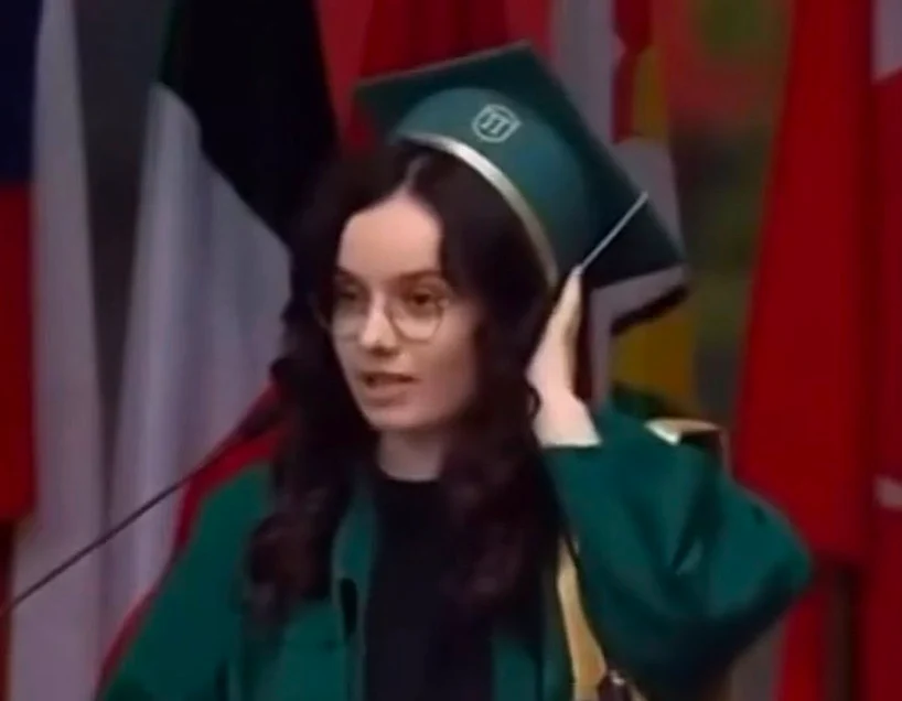 În loc de mulțumiri, o studentă la Medicină a tras un semnal de alarmă la absolvire/ sursa Tiktok