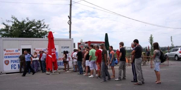 Mâine se pun în vânzare biletele la meci