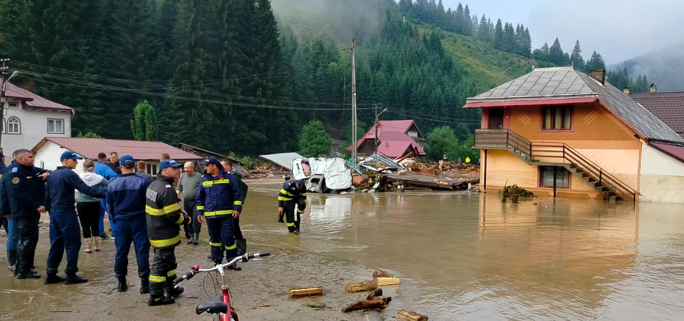 Inundațiile au făcut prăpăd în județele Suceava și Neamț FOTO: Apele Române