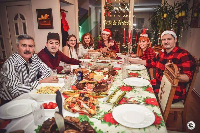 Toată familia se reunește în casa din Bistrița, pentru masa de Crăciun