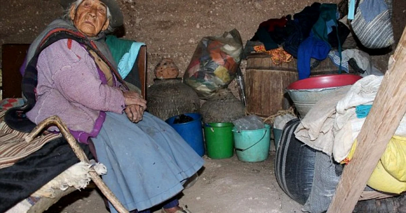 „Secretul longevităţii mele stă în dieta naturală: mereu mănânc lapte de oaie, carne şi brânză de capră, fasole şi cartofi. Toate alimentele provin din grădina şi curtea mea”, a declarat femeia. FOTO Daily Mail