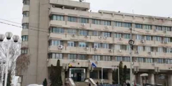 Funcţionarii publici din Primărie nu vor fi atinşi de şomaj