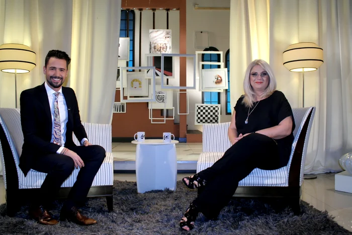 Alexandru Constantin a avut-o ca invitată în emisiunea pe care o moderează la Prima Tv pe Dana Dorian, critic de muzică şi formator