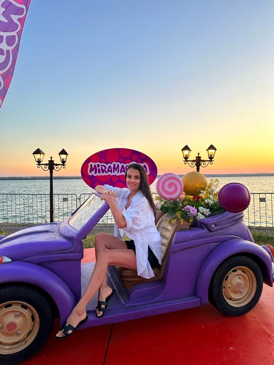 Anca Serea în noul parc de distracții din Mamaia jpg