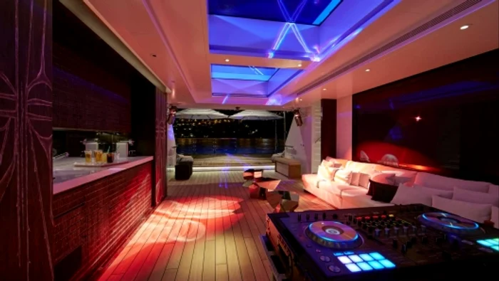 Iahtul actual conține și o discotecă FOTO Facebook