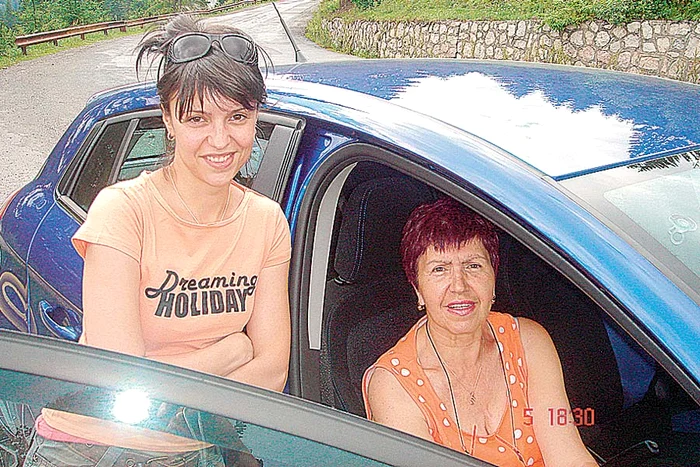 Raluca Arvat împreună cu mama ei