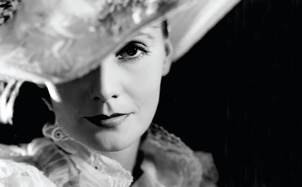 18 septembrie, ziua în care s-a născut Greta Garbo, frumusețea la superlativ în alb și negru VIDEO