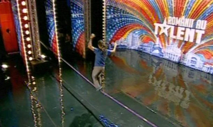 Demonstraţie de slacklining (Foto: captură video Pro TV)
