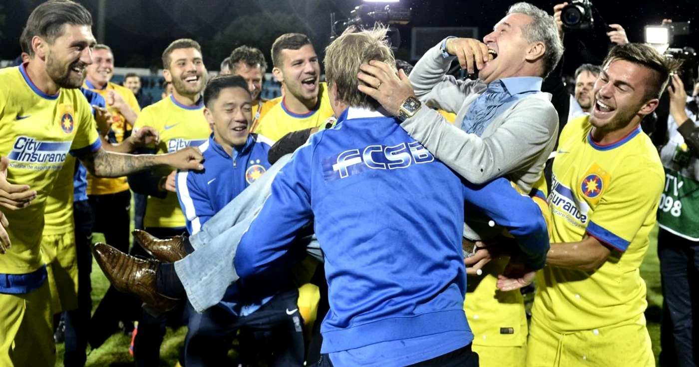Gigi Becali era la un pas să se înece cu dopul de la şampanie
