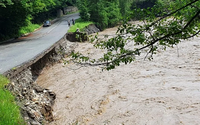 valea jiului drumul rupt de viituri