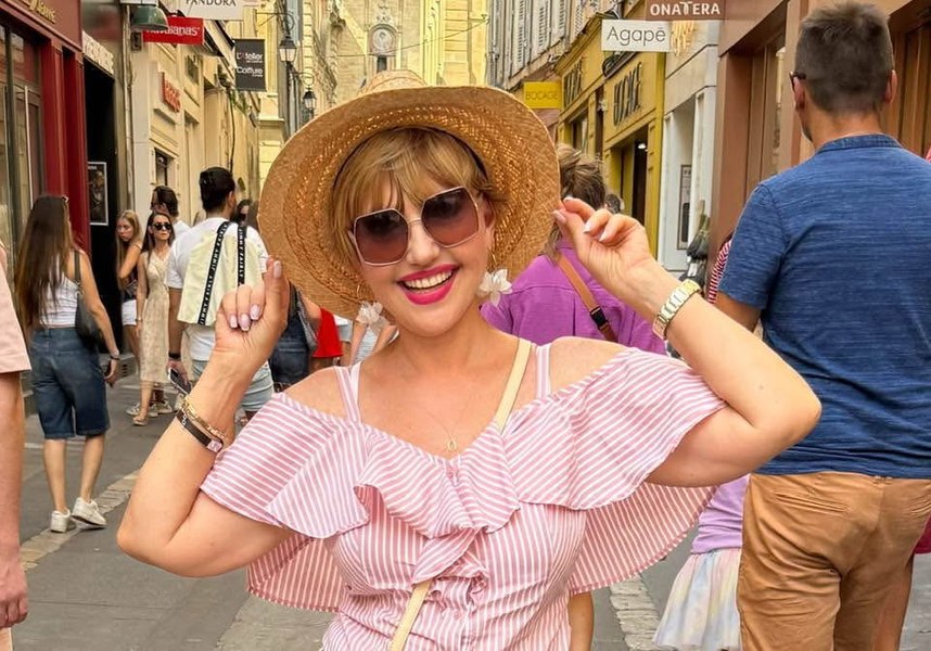 Marina Almășan, replică acidă la acuzațiile că ar călători pe banii TVR: „Nu am nicio obligație să mă justific în fața unor proști”