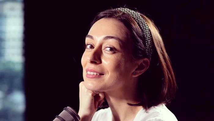 Lorena Buhnici, în timpul unui interviu. Sursa: stiridirecte.ro