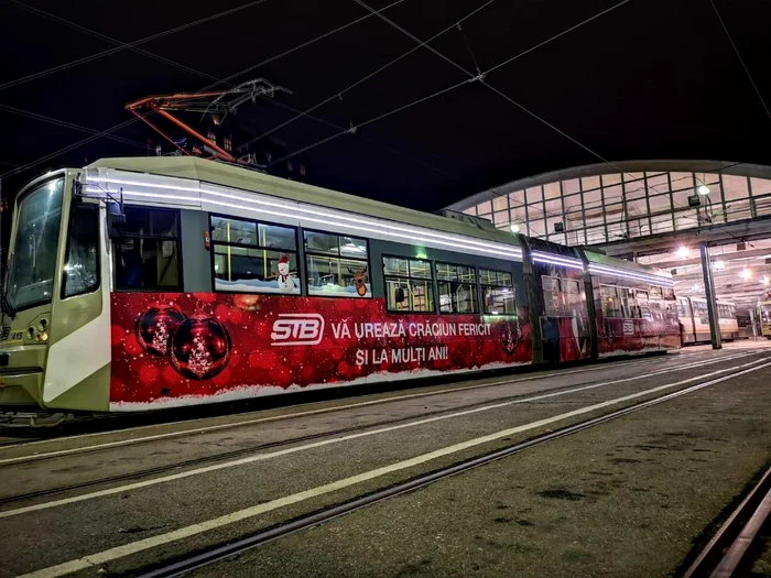 STB pune în circulație pe linia 1 un tramvai în care poți asculta colinde și cântece de iarnă