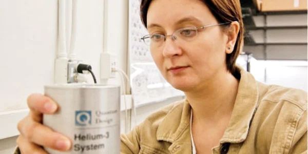  Profesoara Emilia Moroşan conduce un grup de cercetare la Universitatea Rice din Houston  