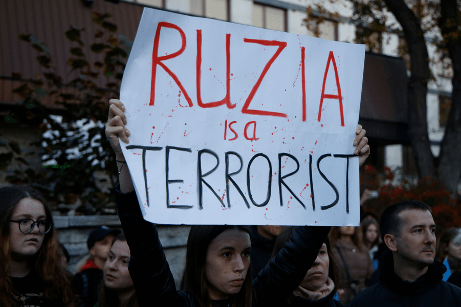 Polonezii au „anexat” ambasada Rusiei la Varșovia. Ce întrebare a fost pusă la „referendum”
