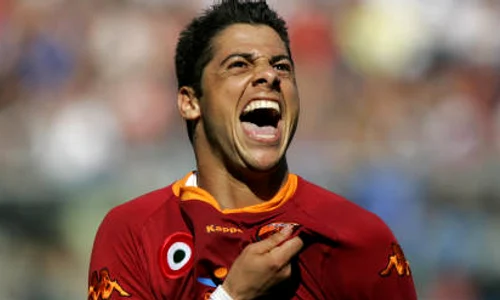 Cicinho a jucat un sezon şi jumătate în tricoul lui AS Roma