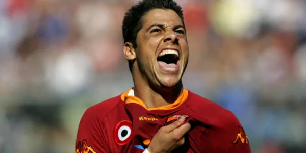 Cicinho a jucat un sezon şi jumătate în tricoul lui AS Roma