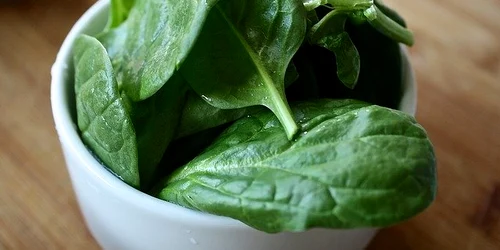Spanacul este o sursă de vitamina K jpeg