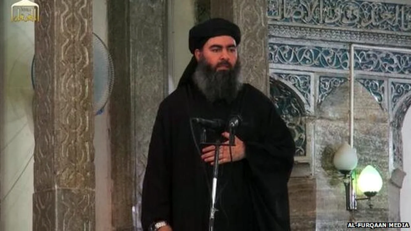 Abu Bakr al-Baghdadi a apărut pentru prima dată într-o înregistrare video, ţinând o predică într-o moschee din Mosul (Irak)