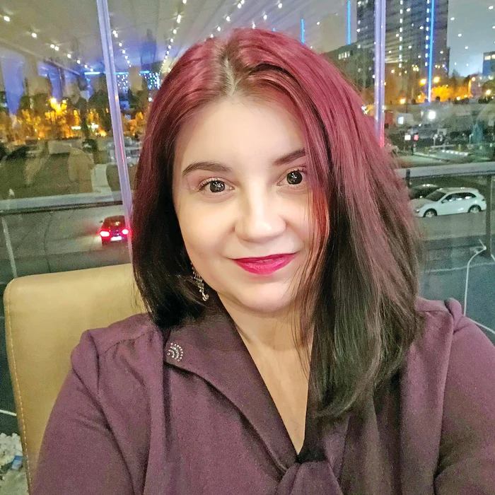 Simona Soare, specialist în comunicare și  dezvoltare profesională