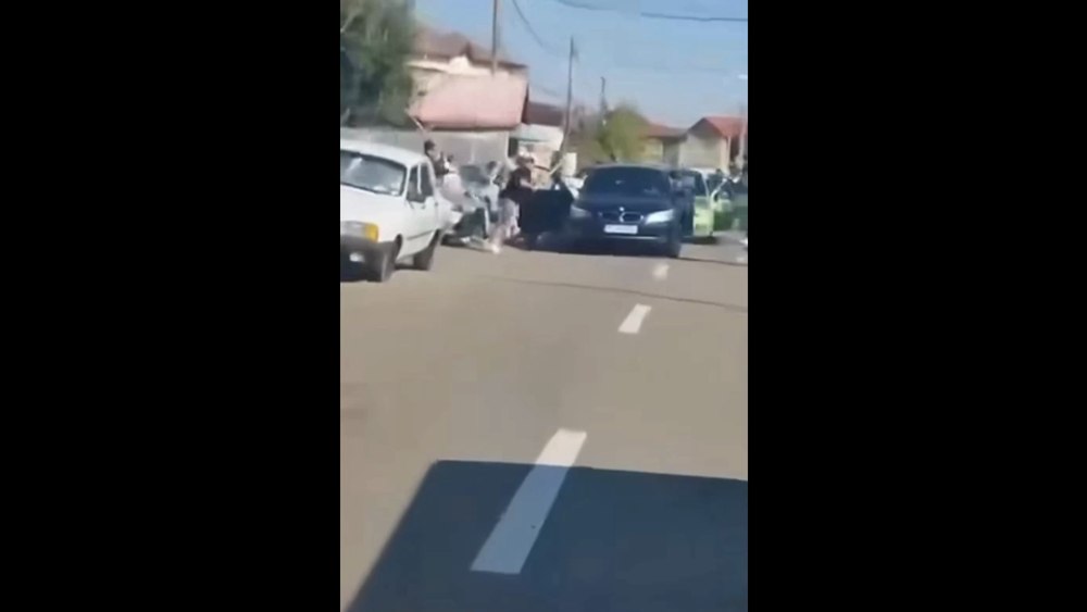 Percheziții la cele două clanuri care s-au bătut în Pantelimon. Opt indivizi au fost ridicați şi duși la audieri