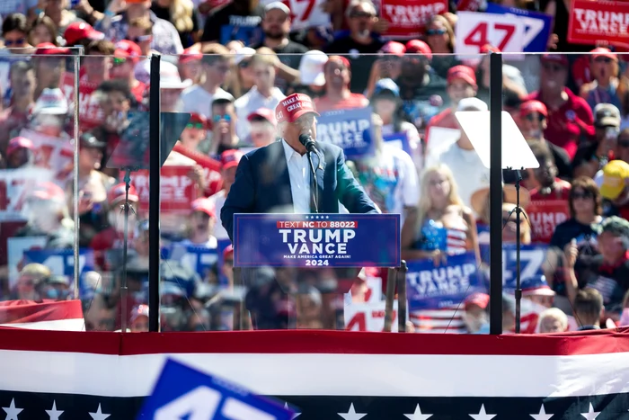 Donald Trump în campanie electorală la Wilmington, Carolina de Nord FOTO EPA-EFE