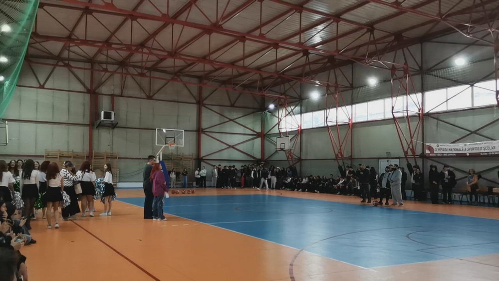 Drama tinerei de 19 ani pentru care se mobilizează un oraș întreg. Vechi rivali pe teren și-au dat mâna pentru Ștefania 