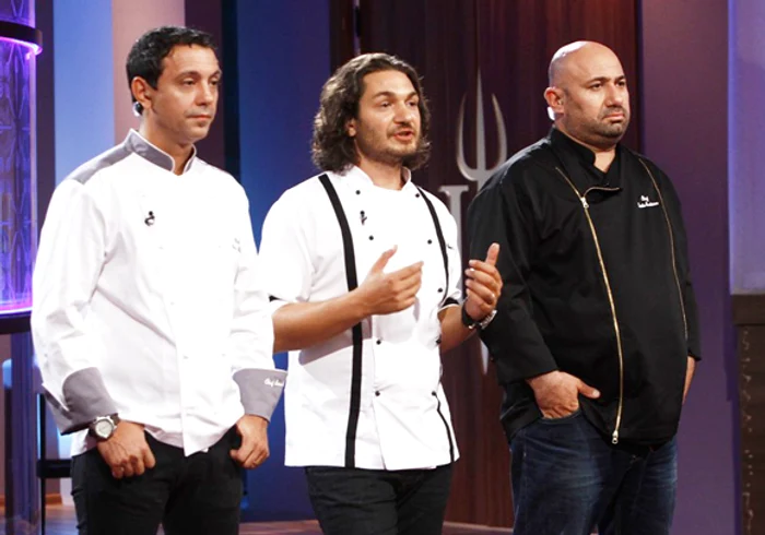 Chefii Sorin Bontea (în stânga), Florin Dumitrescu (în mijloc) și Cătălin Scărlătescu vor reveni cu un nou show culinar