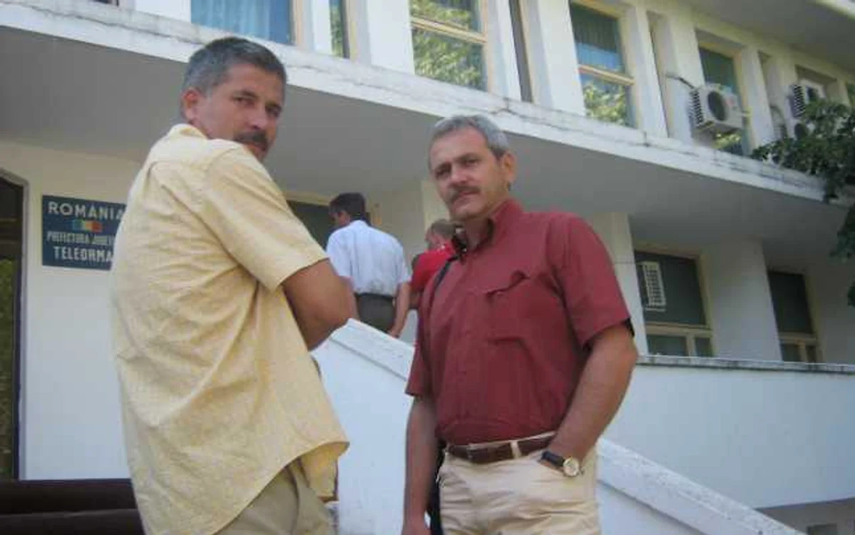 Liviu Dragnea şi Marian Fişcuci de vorbă pe scările CJ Teleorman