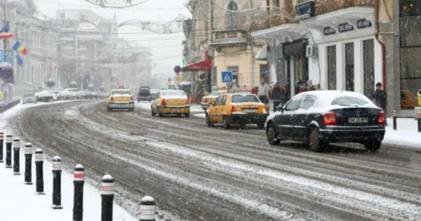 Prima zăpadă din Craiova nu le-a pus probleme şoferilor