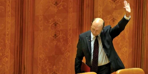 Guvernul a întreprins un intens proces de modificări legislative, menit  a uşura demiterea preşedintelui României 