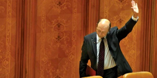 Guvernul a întreprins un intens proces de modificări legislative, menit  a uşura demiterea preşedintelui României 