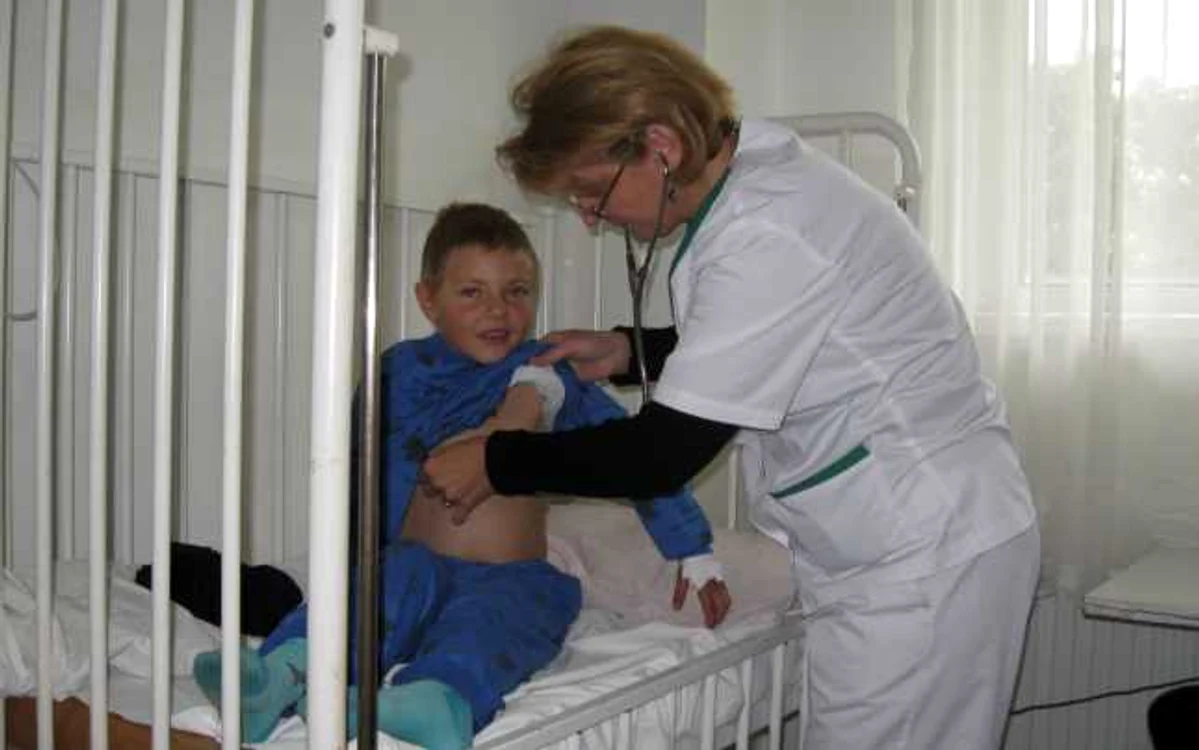 Zeci de copii au ajuns la spital cu afecțiuni respiratorii