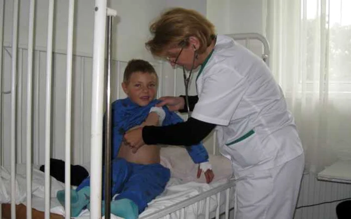 Zeci de copii au ajuns la spital cu afecțiuni respiratorii