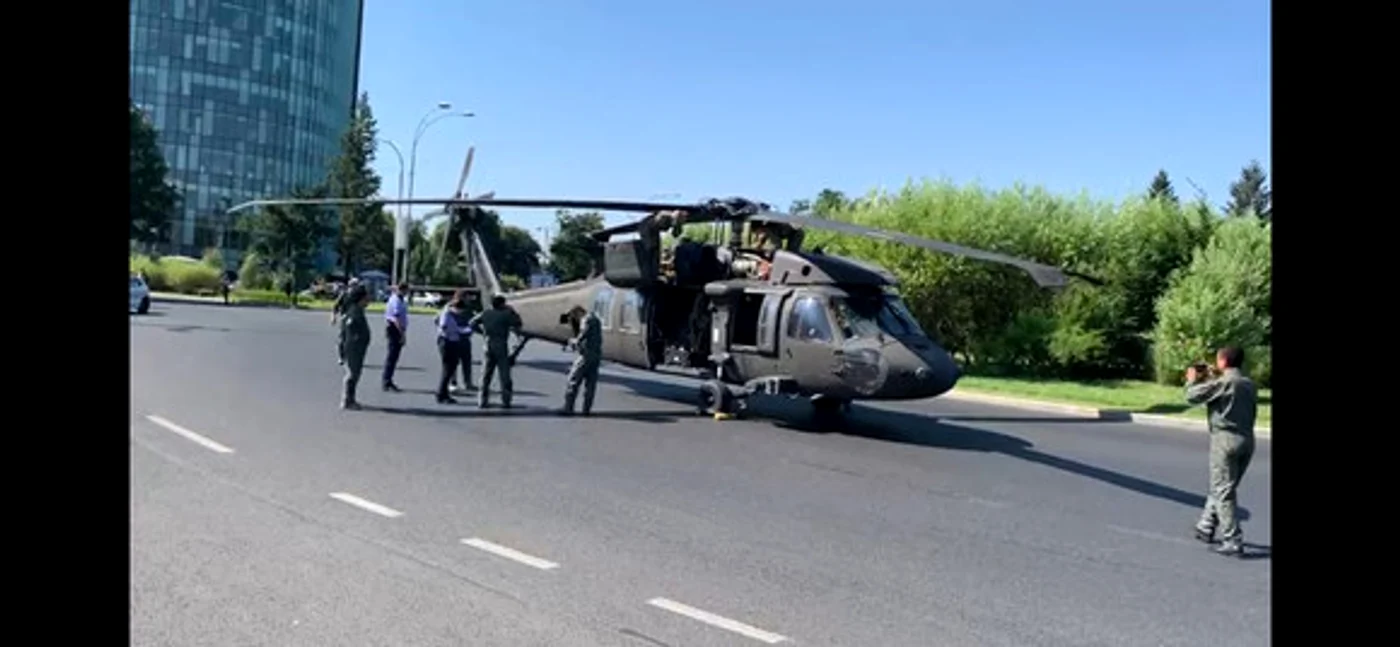
    Mai mulţi stâlpi au fost avariaţi în urma incidentuluifoto: Click!  