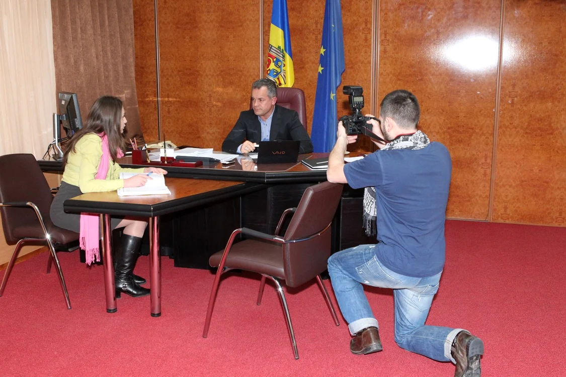 Ianuarie 2011. Echipa „Adevărul“ în biroul democratului Vlad Plahotniuc. Foto: Tudor Iovu
