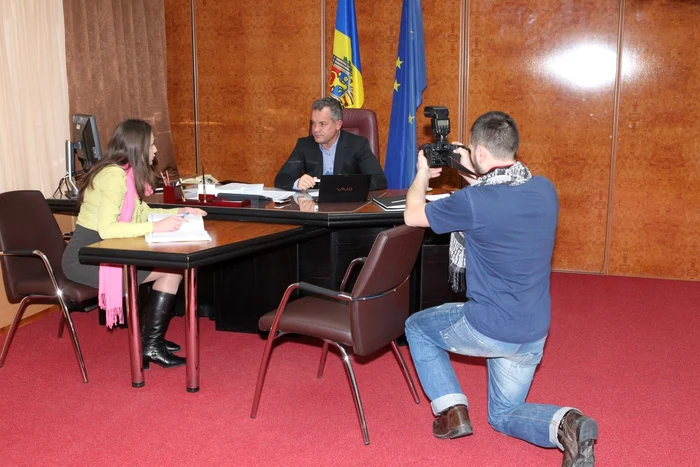 Ianuarie 2011. Echipa „Adevărul“ în biroul democratului Vlad Plahotniuc. Foto: Tudor Iovu