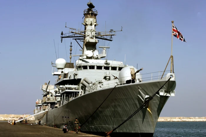 HMS Kent, foto EPA-EFE