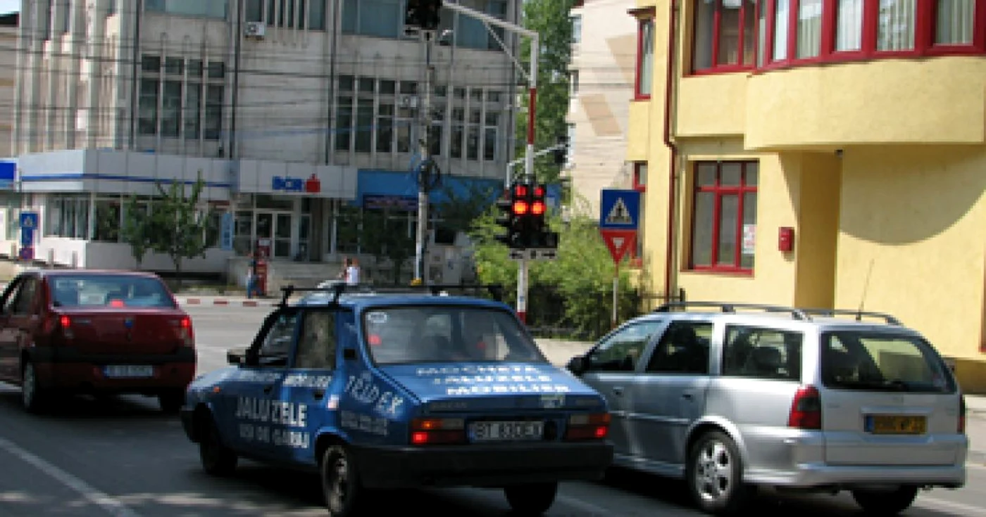 Botosani: Semafoarele din Botoşani dau bătăi de cap şoferilor